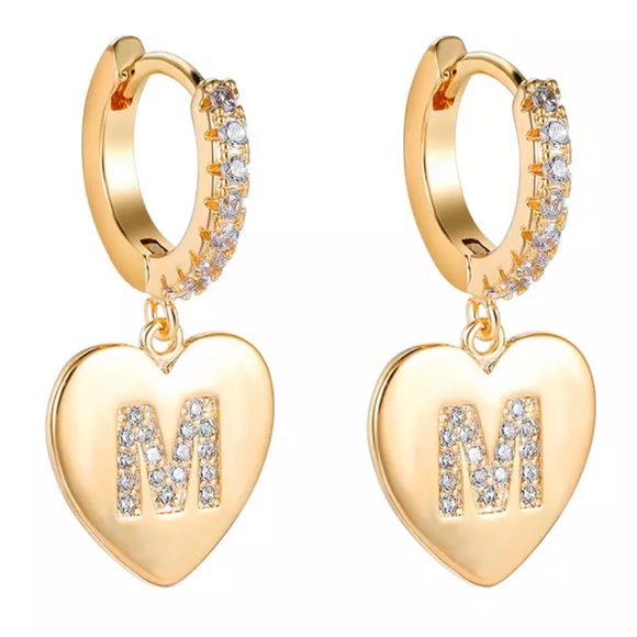 🤍Gold plated letter “A” ,”B”, “C”, “D”, “E”,”M”, “K” , “S” earrings - Picture 8 of 9